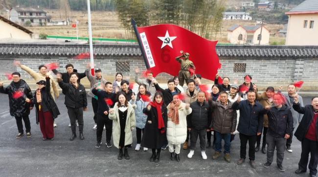今晚我台重磅推出大型融媒体节目《潍有尚品：张勇和他的金砂陶艺》