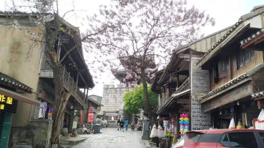“及”字的读音、笔顺、释义，以及组词、造句的技巧游戏画面